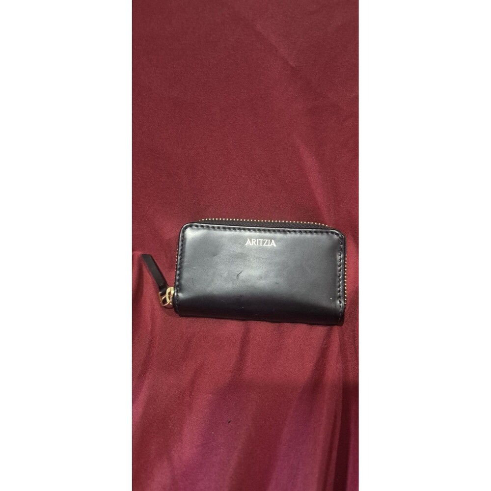 Aritzia Wallet Clientele in Black Leather Zip Around Coin Purse Black 4x2 EUC
